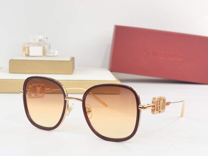 Picture of Valentino Sunglasses _SKUfw75760474fw